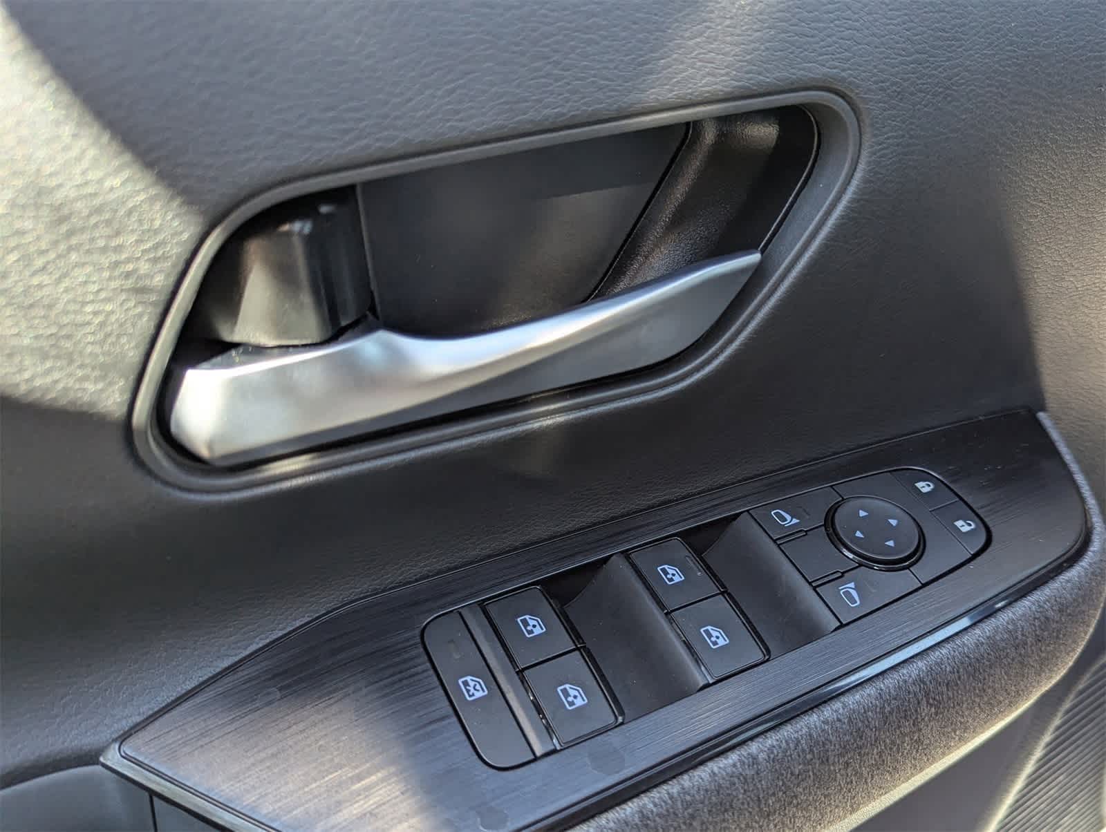 Thumbnail: 2026 Nissan Kicks - 19