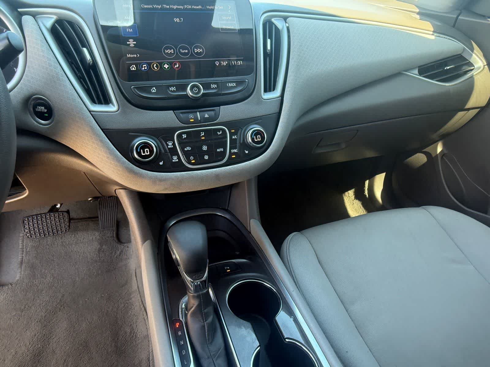 Thumbnail: 2022 Chevrolet Malibu - 11