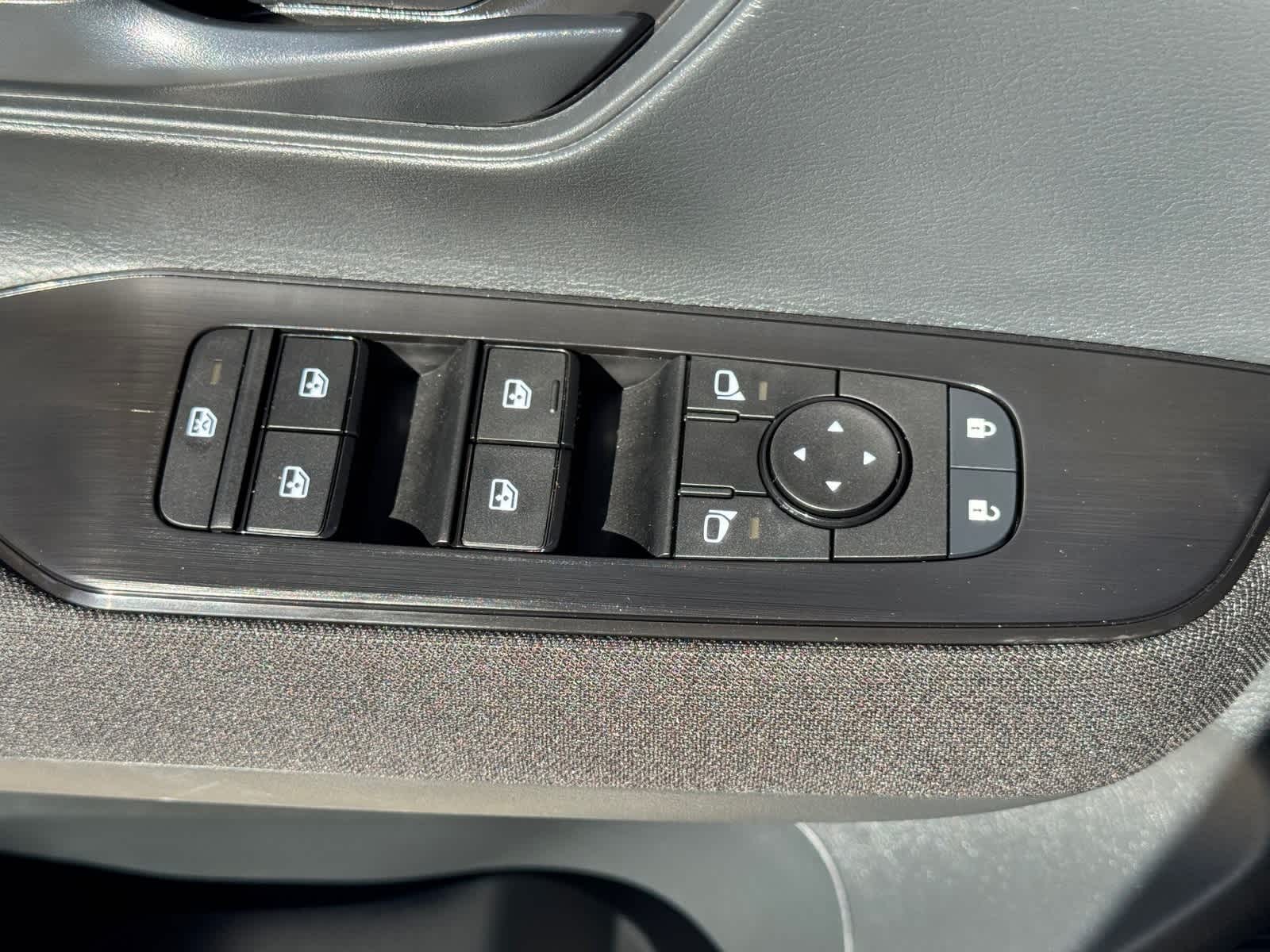 Thumbnail: 2026 Nissan Kicks - 16