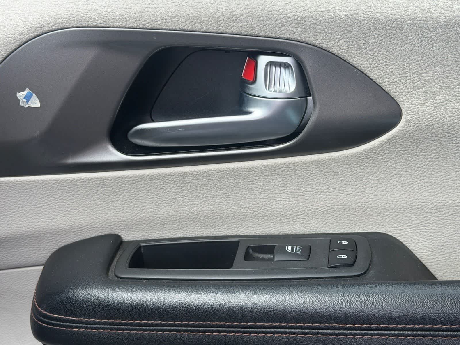 Thumbnail: 2020 Chrysler Pacifica - 20