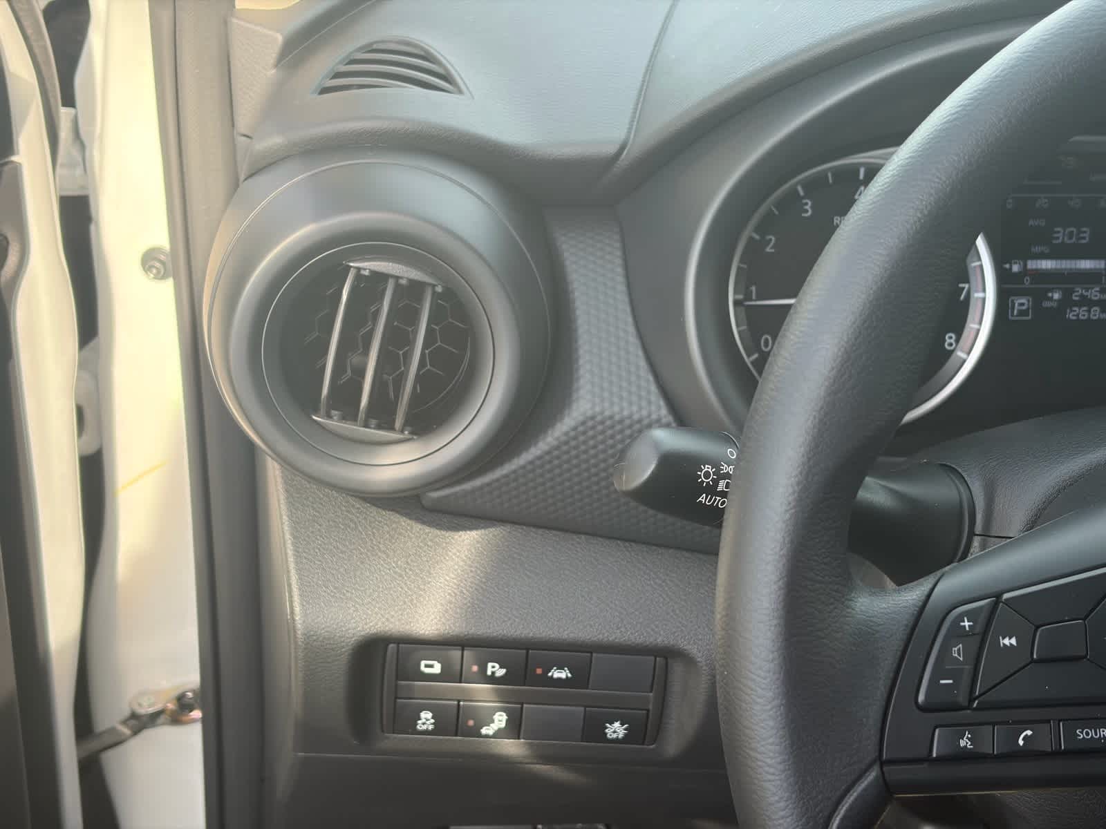 Thumbnail: 2025 Nissan Kicks - 17