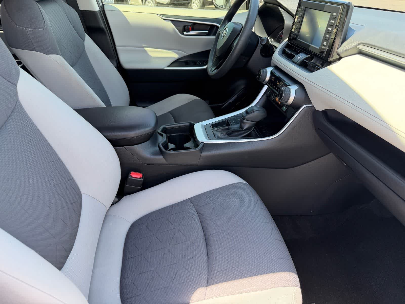 Thumbnail: 2019 Toyota RAV4 - 12