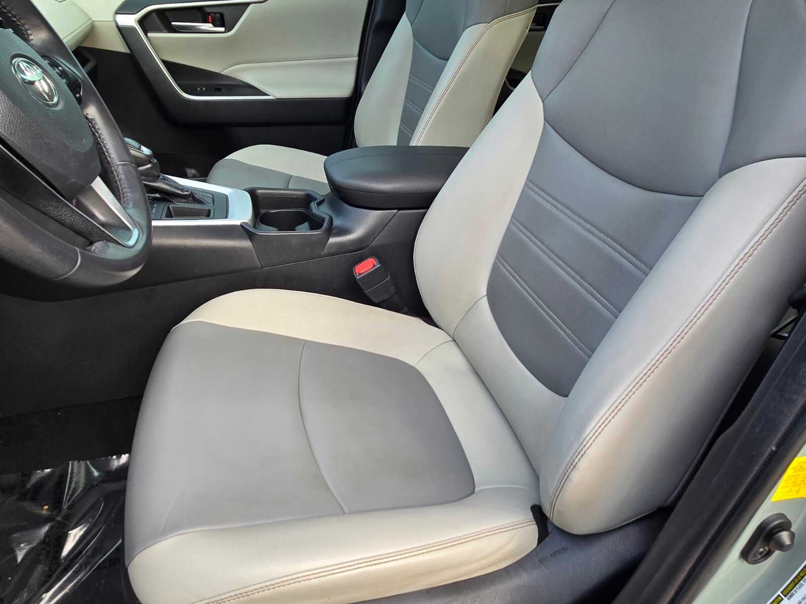 Thumbnail: 2020 Toyota RAV4 - 20