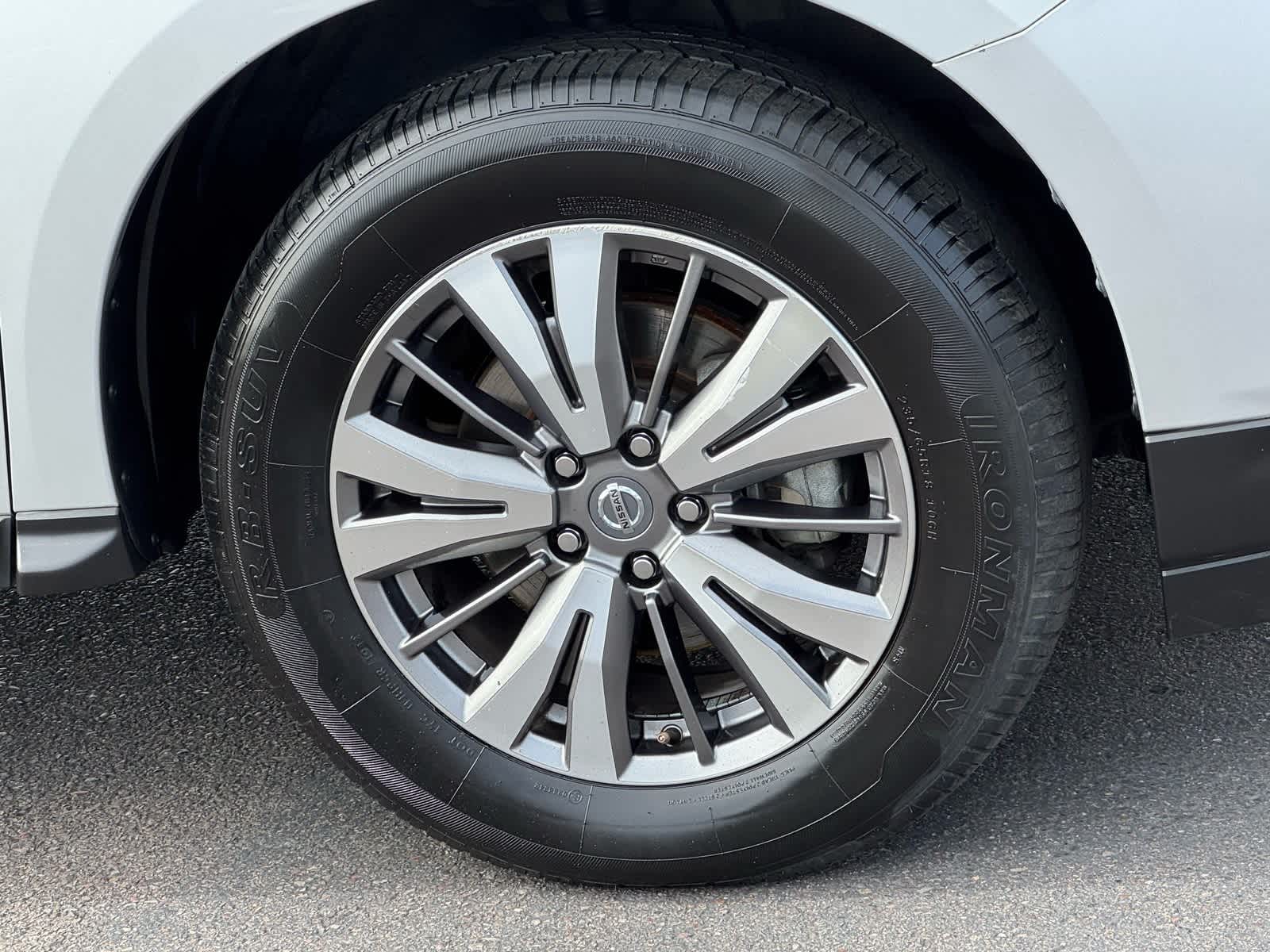 Thumbnail: 2020 Nissan Pathfinder - 10