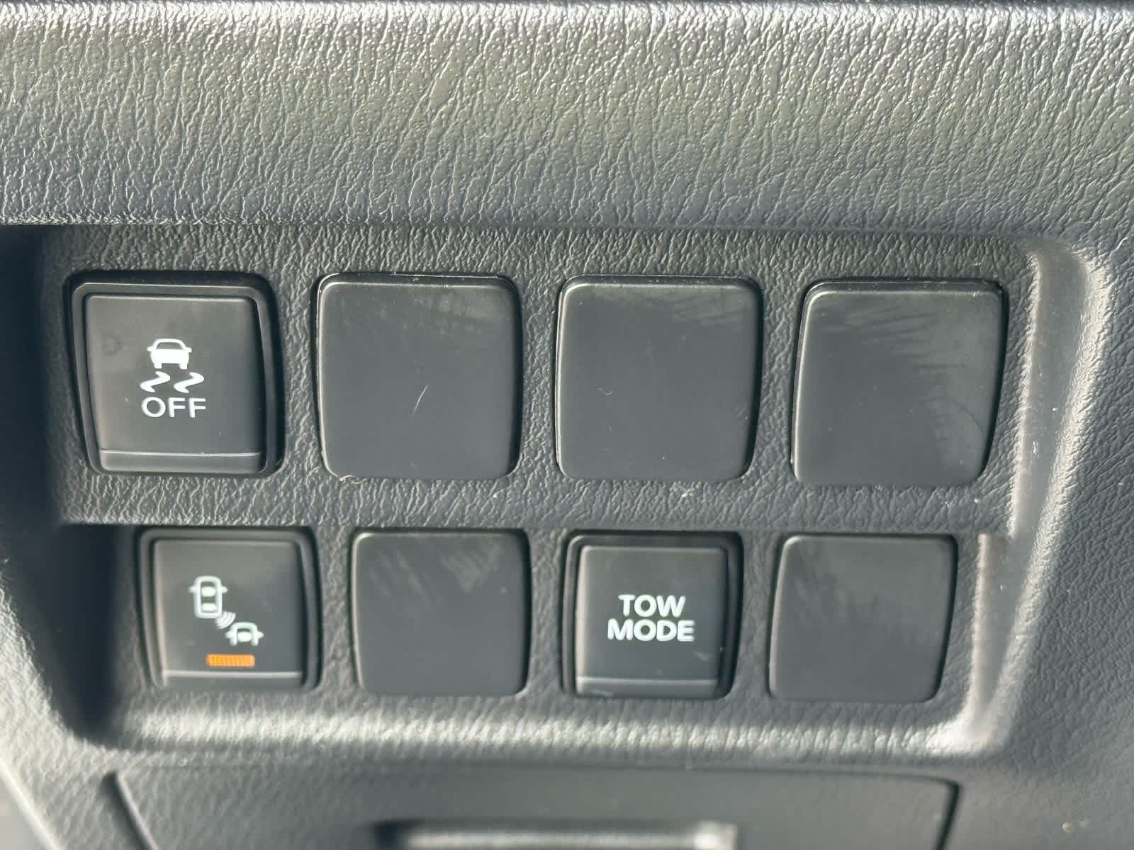 Thumbnail: 2020 Nissan Pathfinder - 23