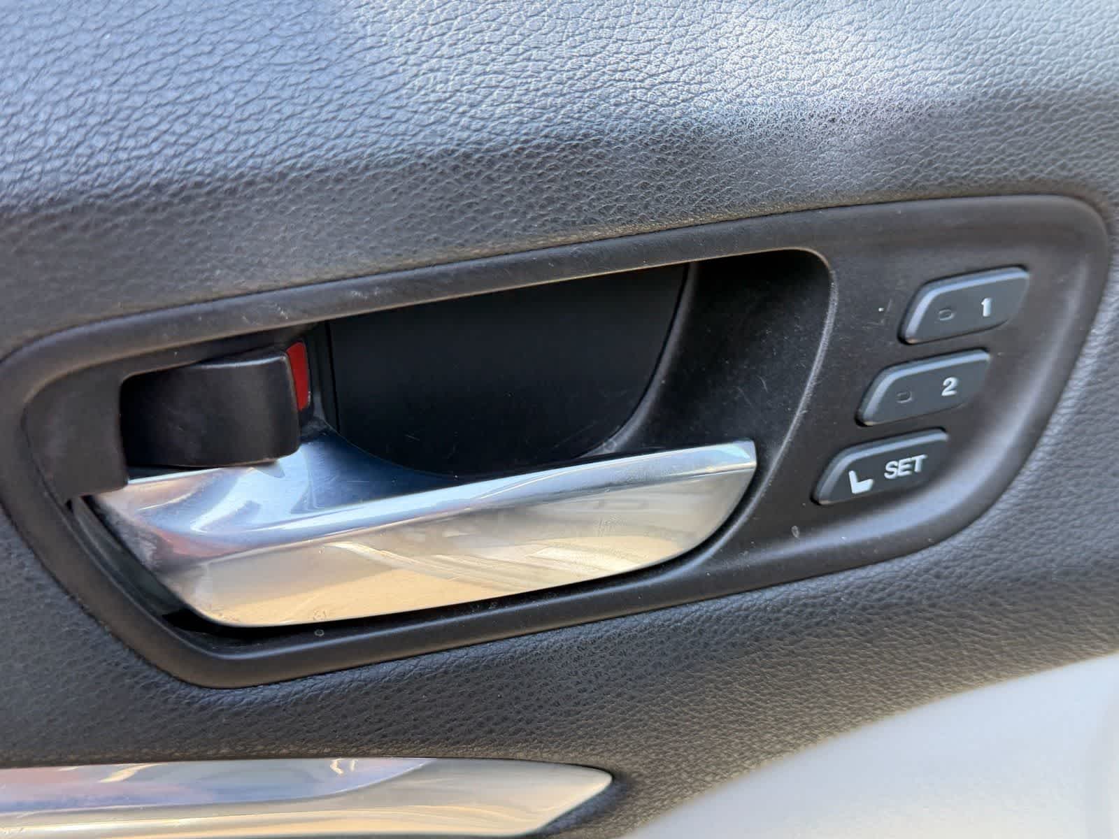 Thumbnail: 2017 Acura MDX - 17