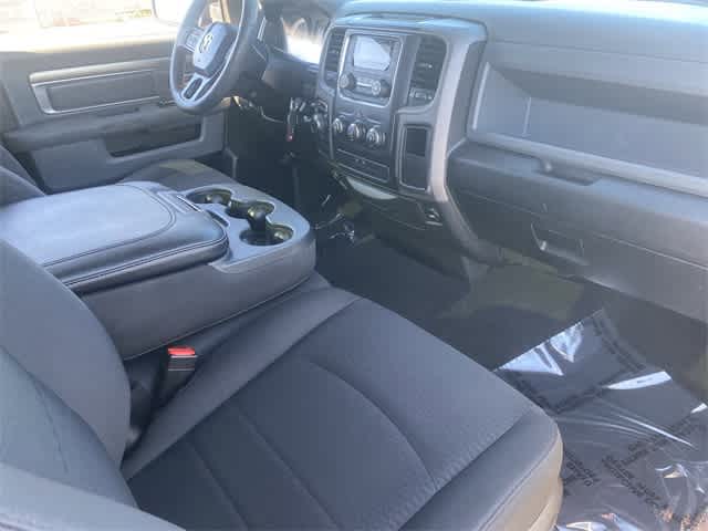 Thumbnail: 2019 RAM 1500 Classic - 14