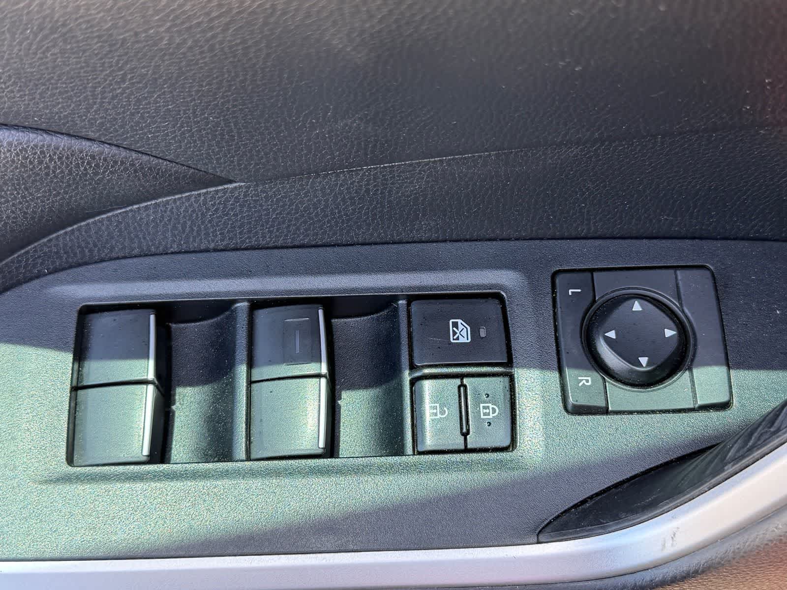Thumbnail: 2019 Toyota RAV4 - 8