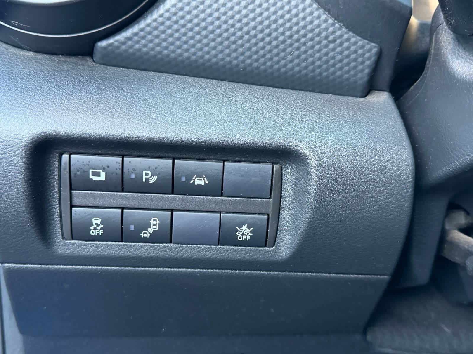 Thumbnail: 2023 Nissan Kicks - 16