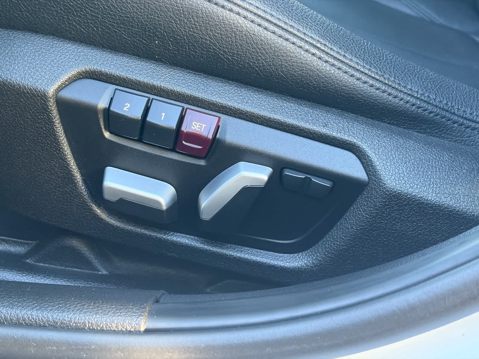 Thumbnail: 2016 BMW 3 Series - 11