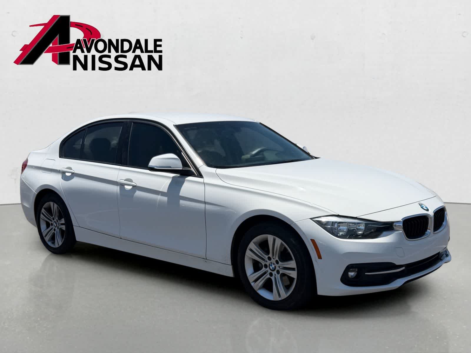 Thumbnail: 2016 BMW 3 Series - 4