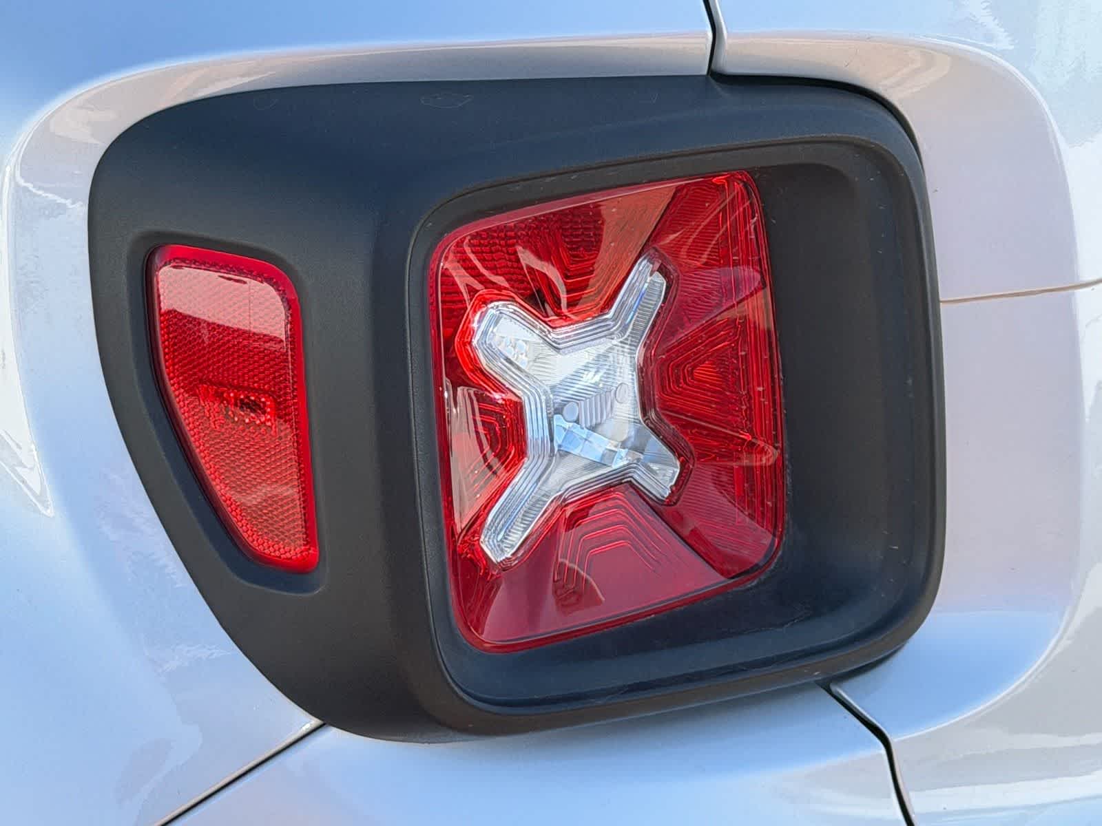 Thumbnail: 2019 Jeep Renegade - 29