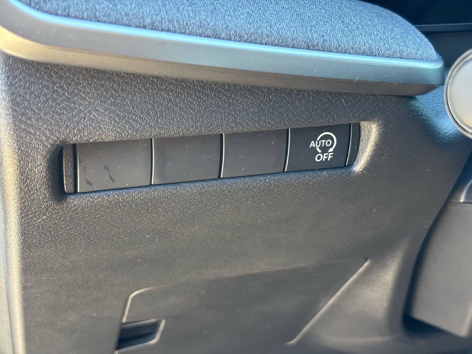 Thumbnail: 2026 Nissan Kicks - 17