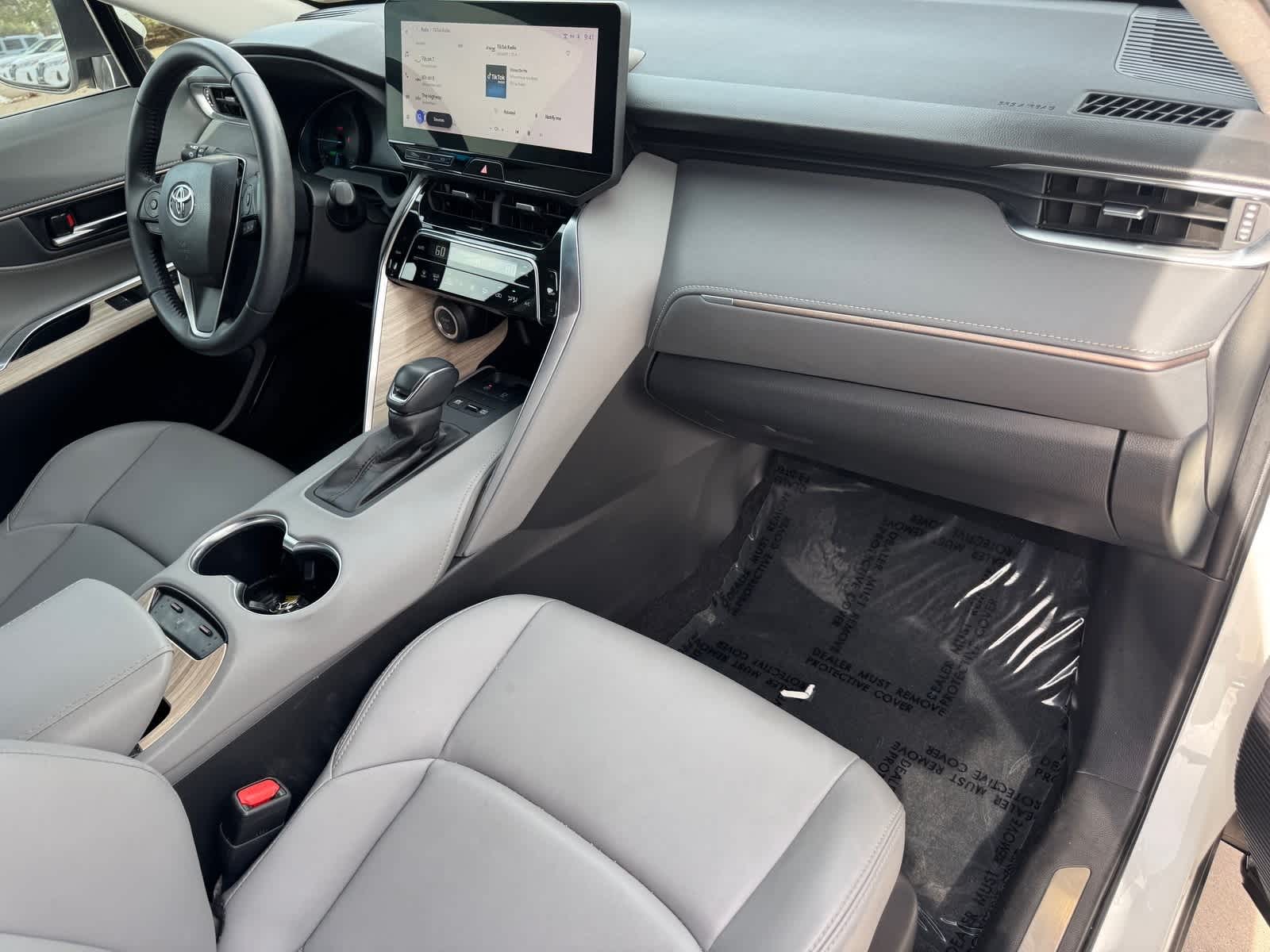 Thumbnail: 2023 Toyota Venza - 11