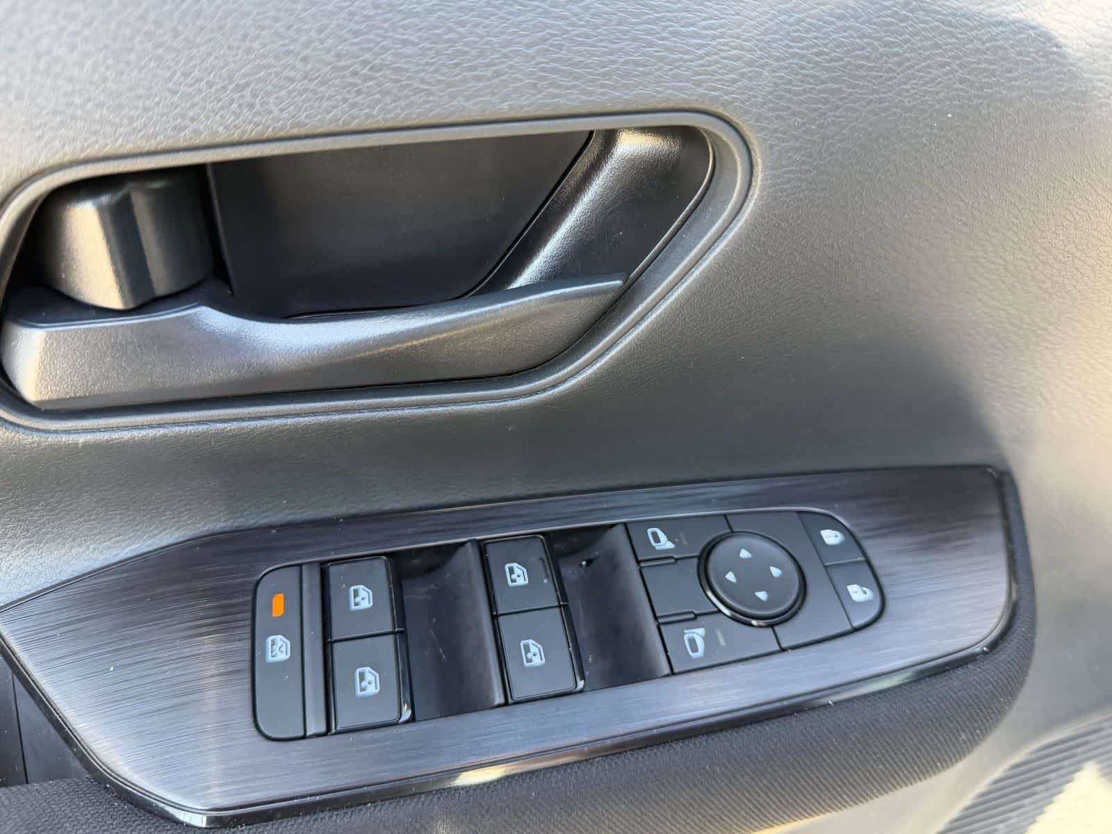 Thumbnail: 2025 Nissan Kicks - 18