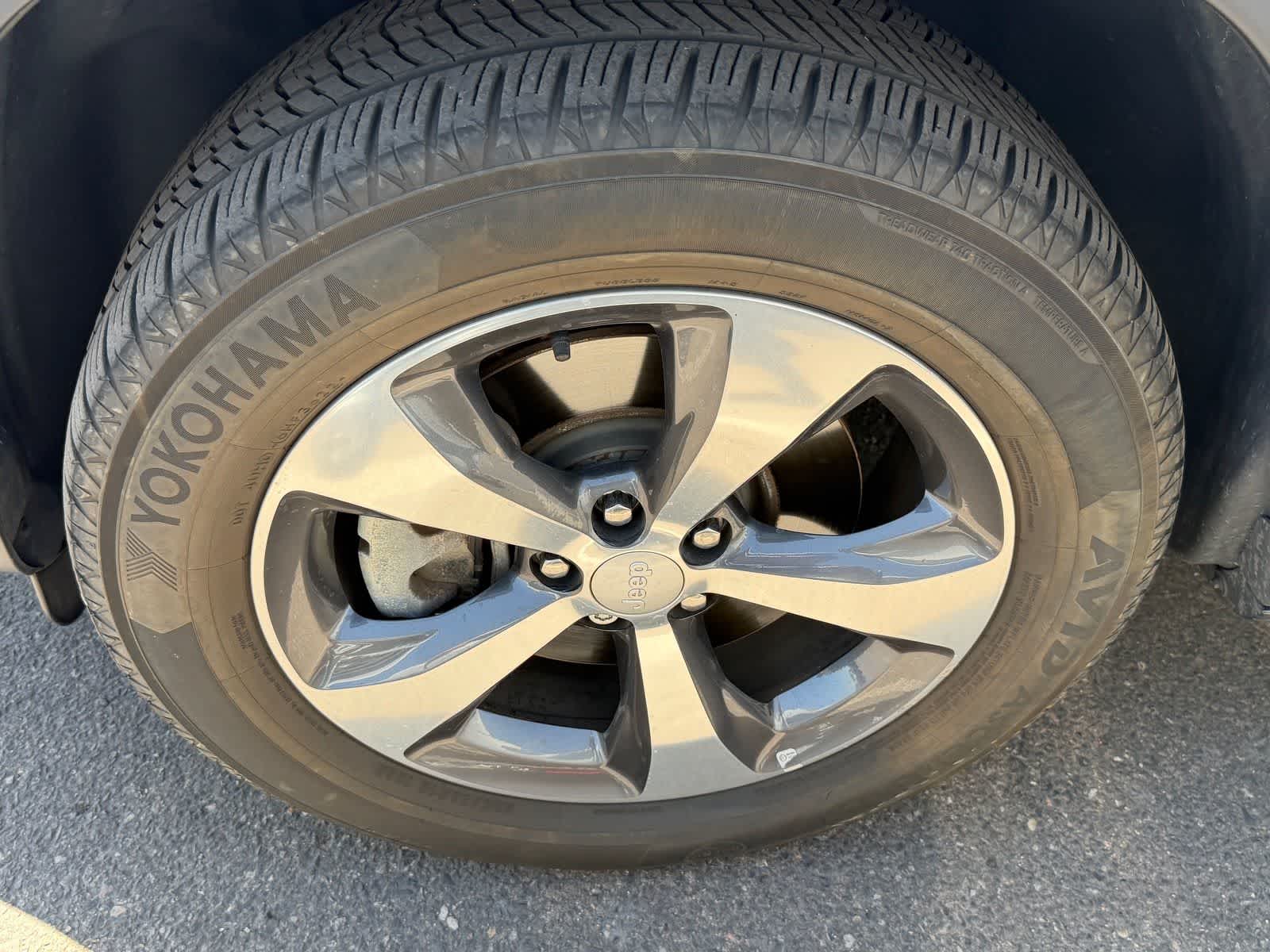Thumbnail: 2019 Jeep Cherokee - 5