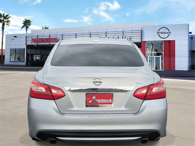 Thumbnail: 2017 Nissan Altima - 5