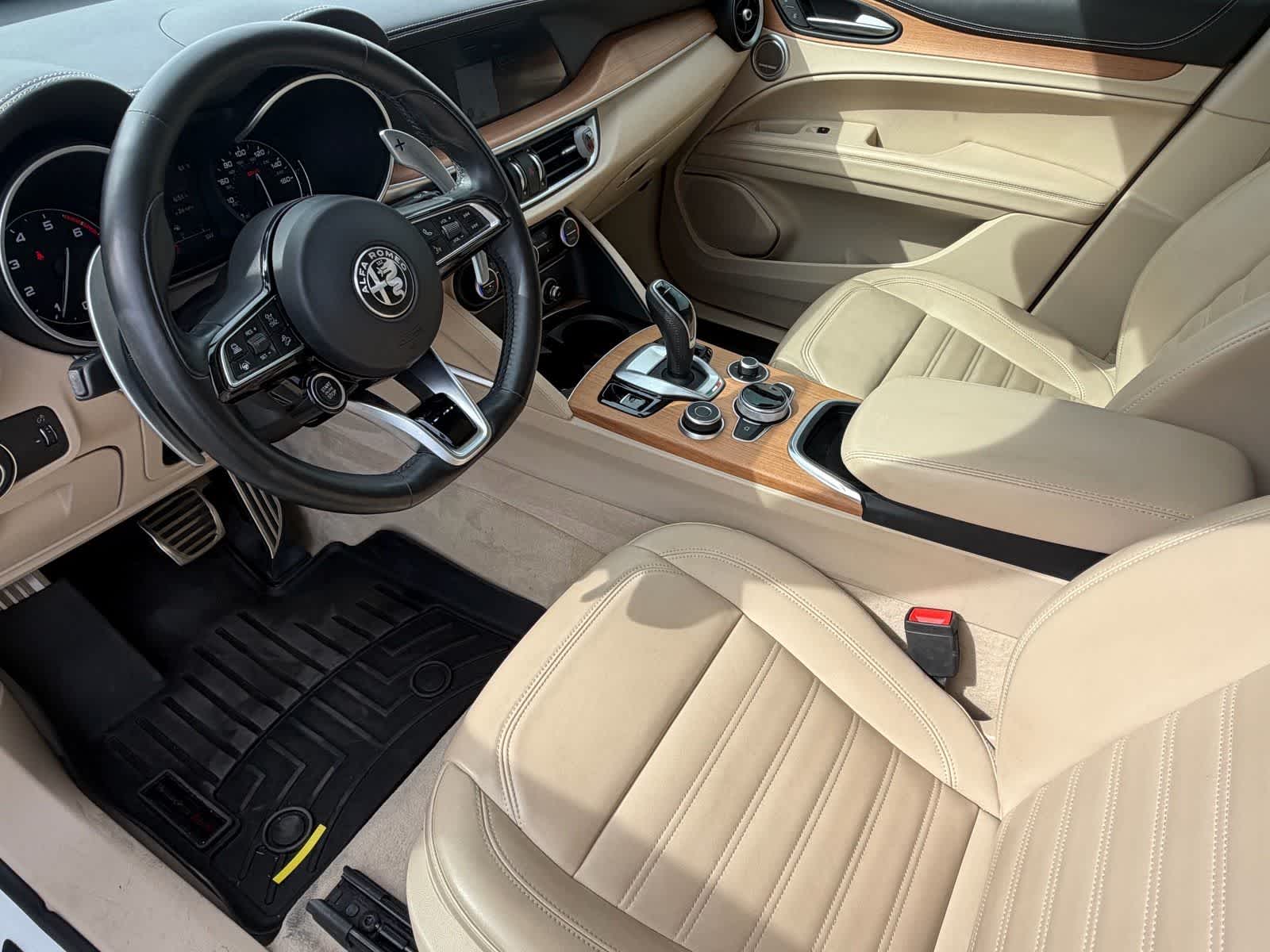 Thumbnail: 2021 Alfa Romeo Stelvio - 2