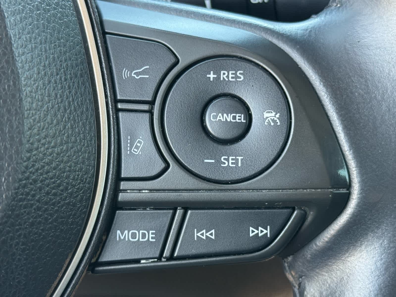 Thumbnail: 2022 Toyota Corolla Cross - 19