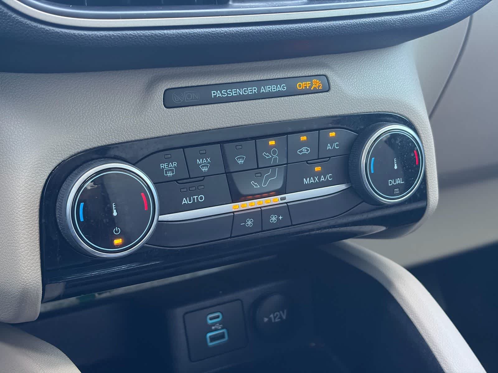 Thumbnail: 2022 Ford Escape - 24