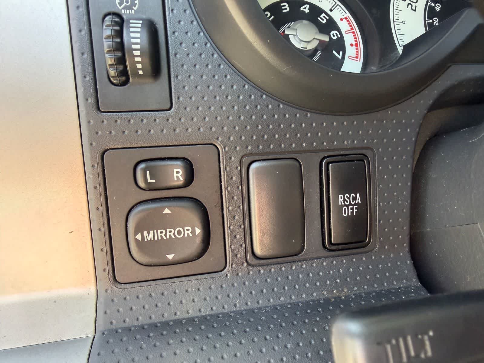 Thumbnail: 2014 Toyota FJ Cruiser - 16