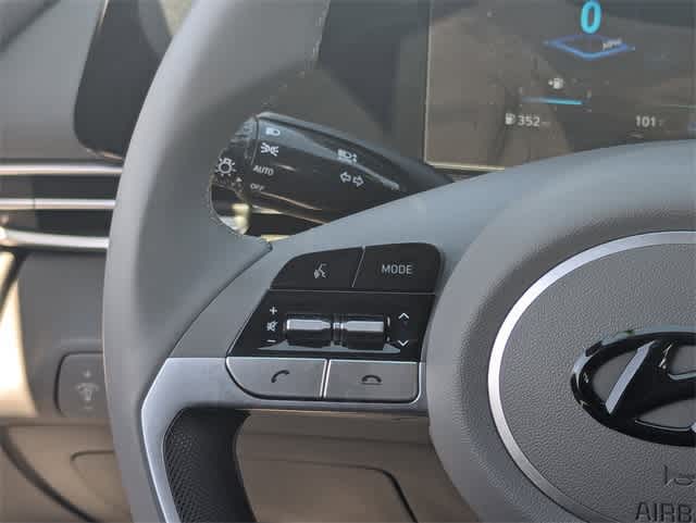 Thumbnail: 2023 Hyundai Elantra - 19