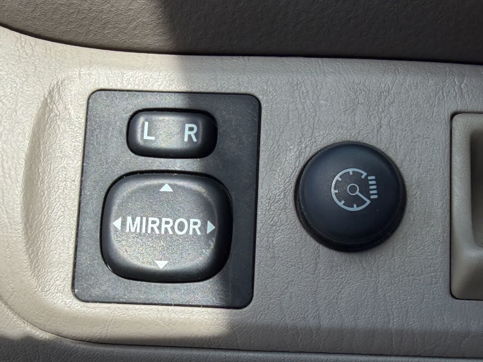 Thumbnail: 2004 Toyota RAV4 - 35