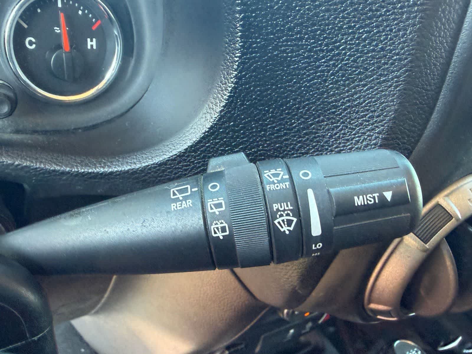 Thumbnail: 2014 Jeep Wrangler - 15