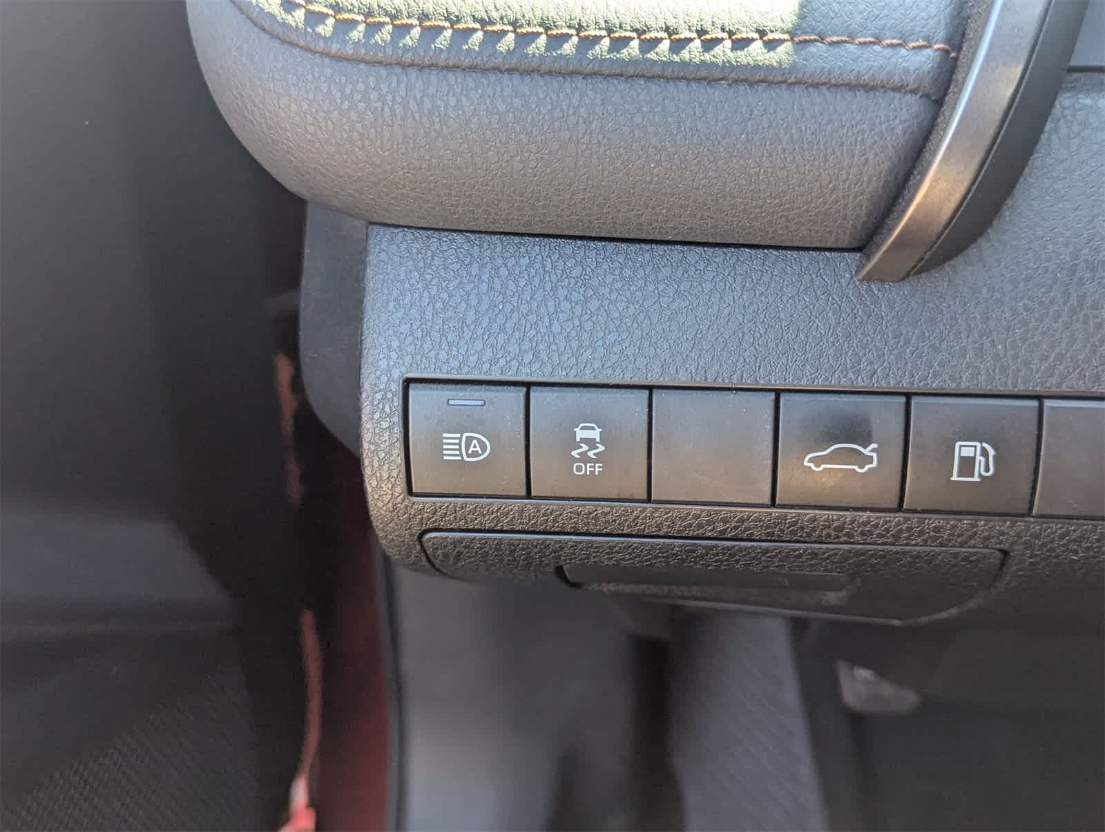 Thumbnail: 2018 Toyota Camry - 15