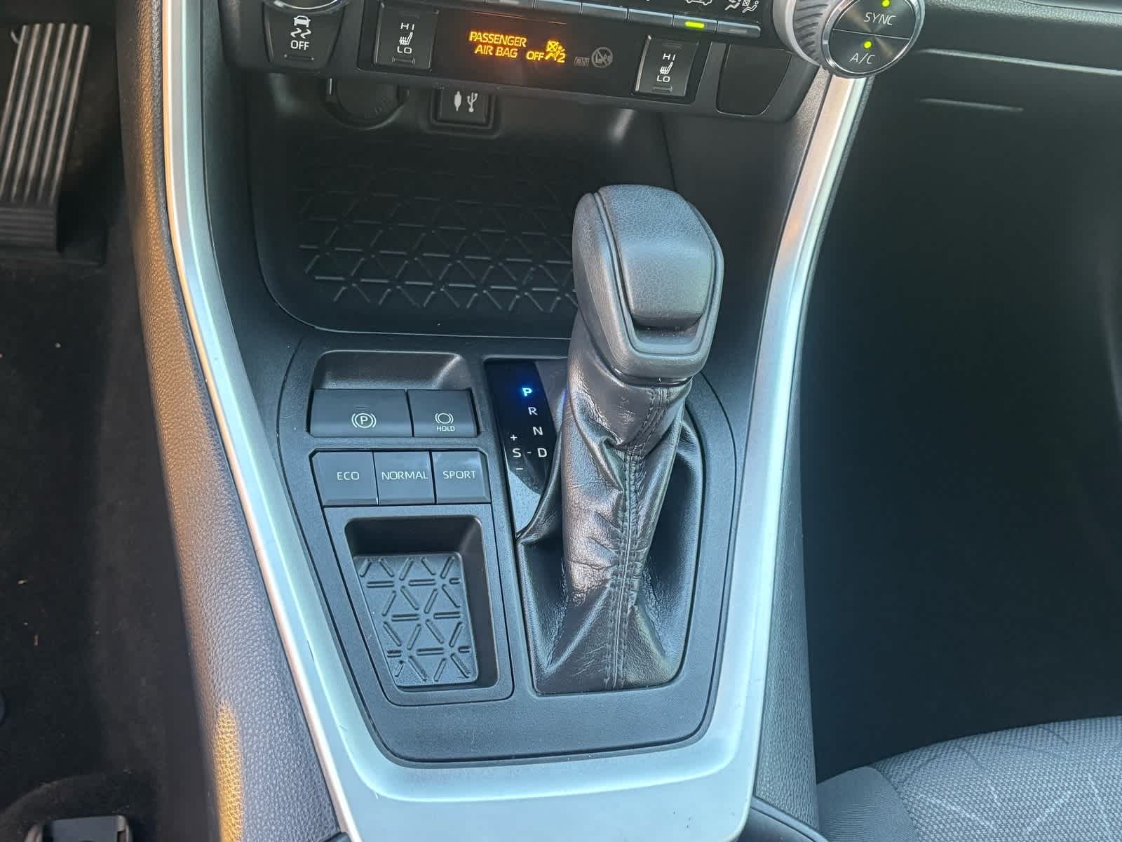 Thumbnail: 2019 Toyota RAV4 - 28