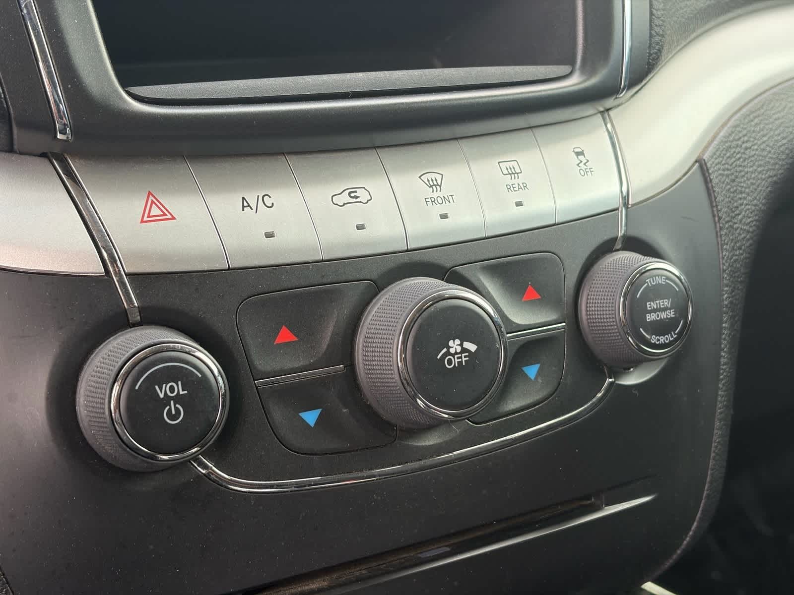 Thumbnail: 2019 Dodge Journey - 22