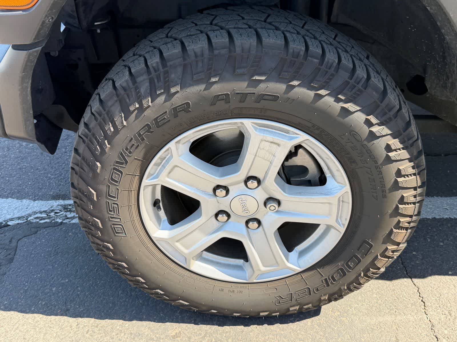 Thumbnail: 2021 Jeep Wrangler - 5