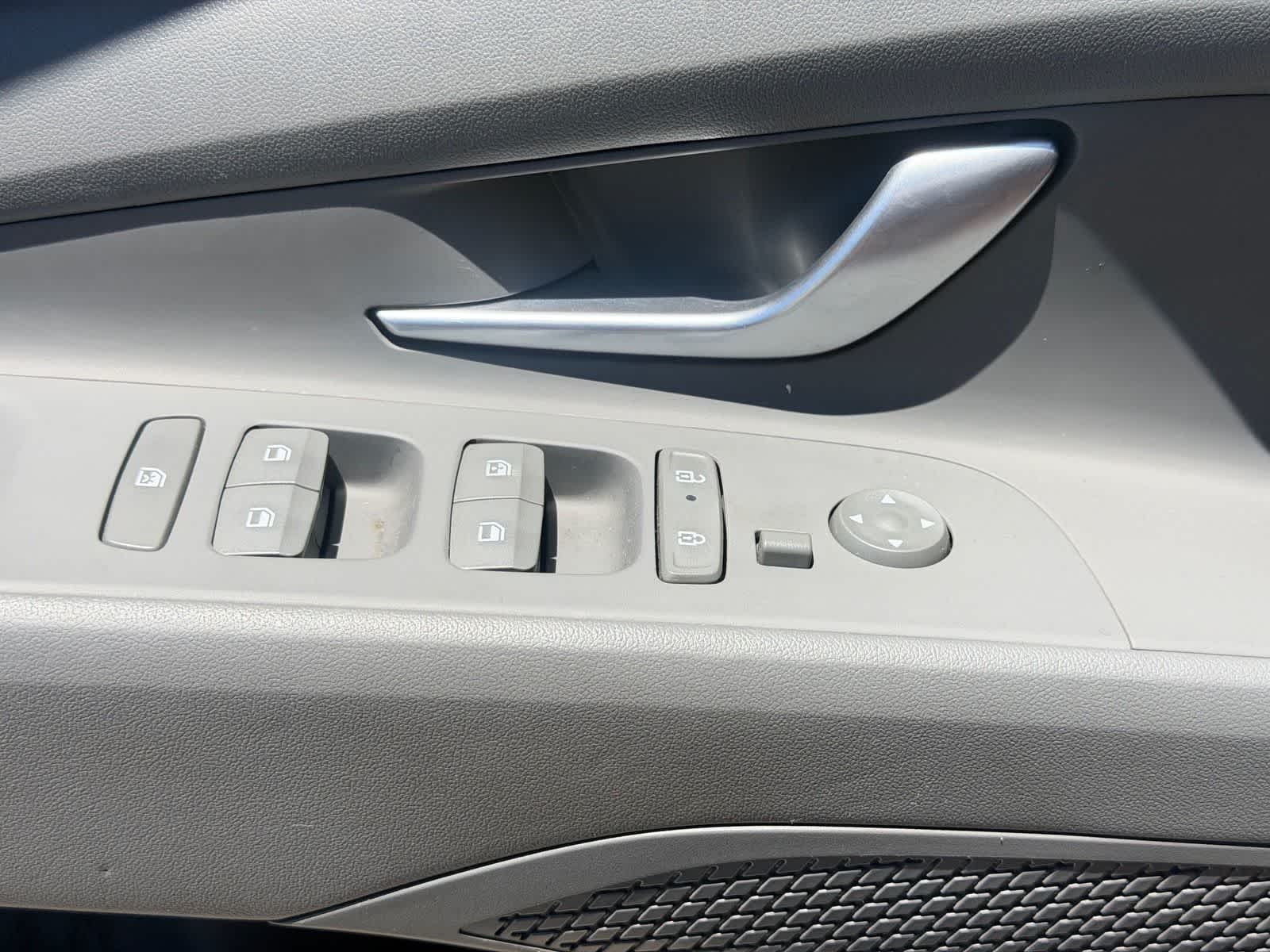 Thumbnail: 2024 Hyundai Elantra - 17