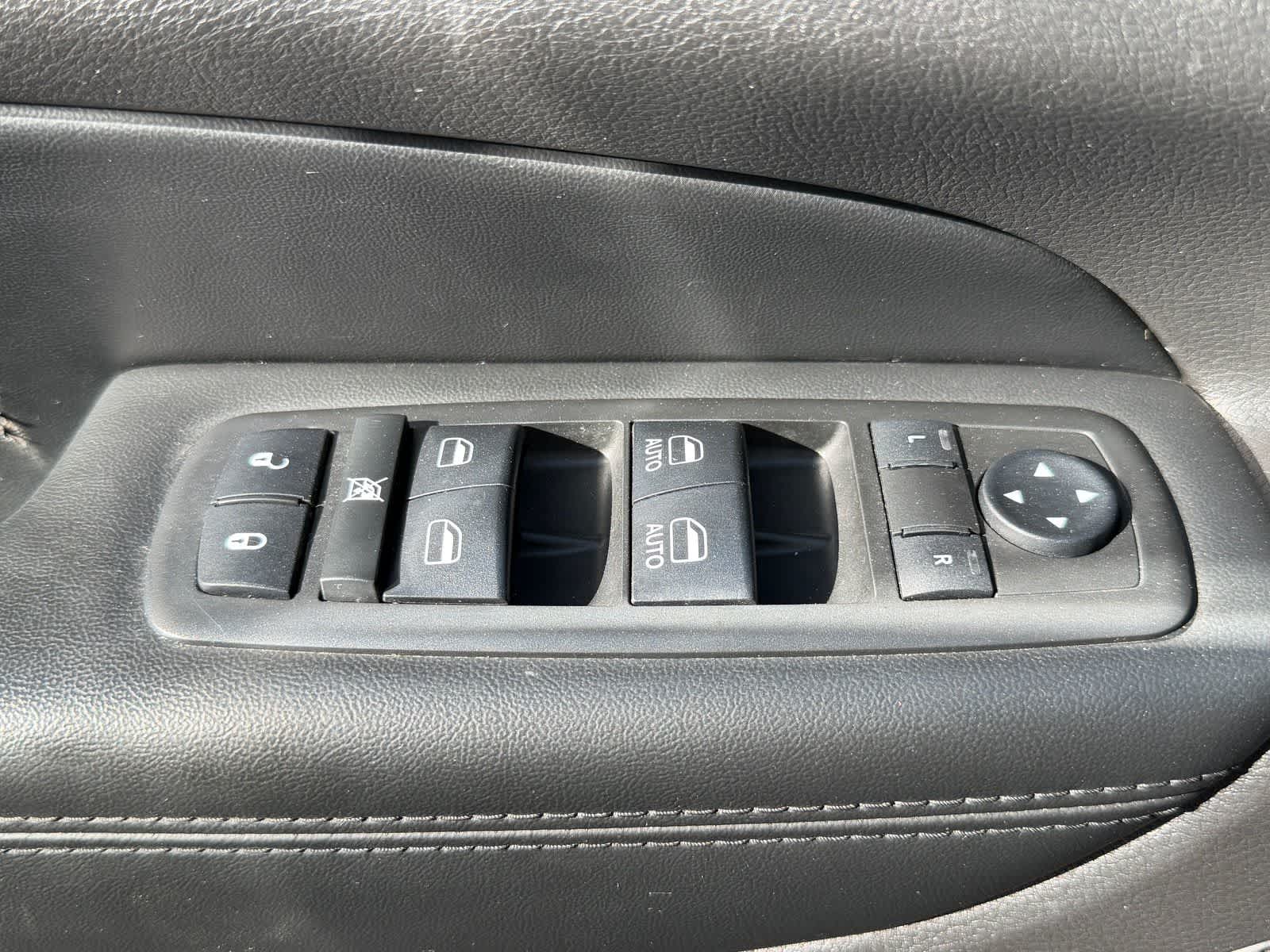 Thumbnail: 2019 Jeep Grand Cherokee - 12