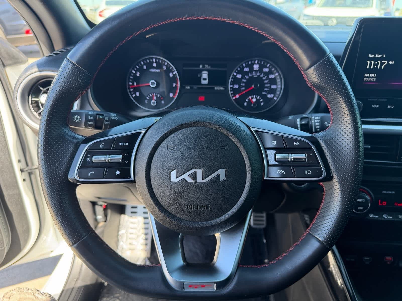 Thumbnail: 2023 Kia Forte - 17