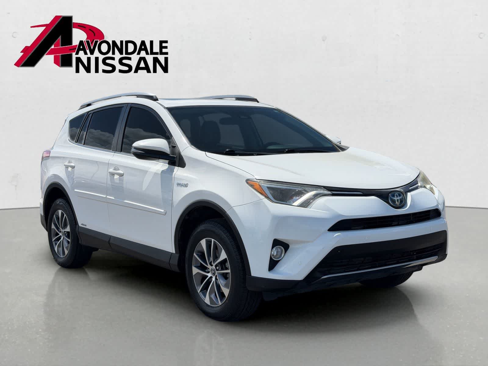 Thumbnail: 2018 Toyota RAV4 - 8