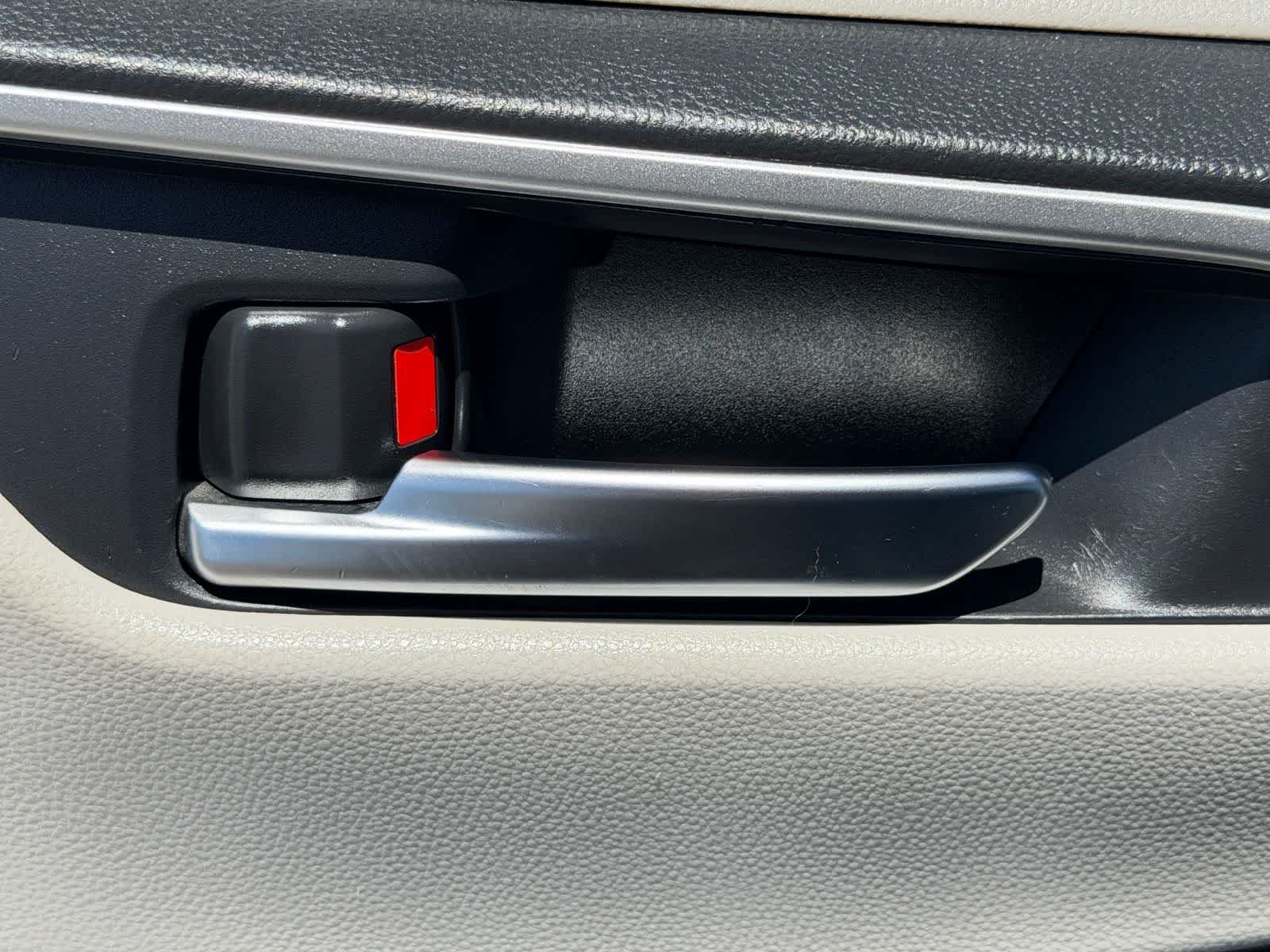 Thumbnail: 2019 Toyota RAV4 - 16