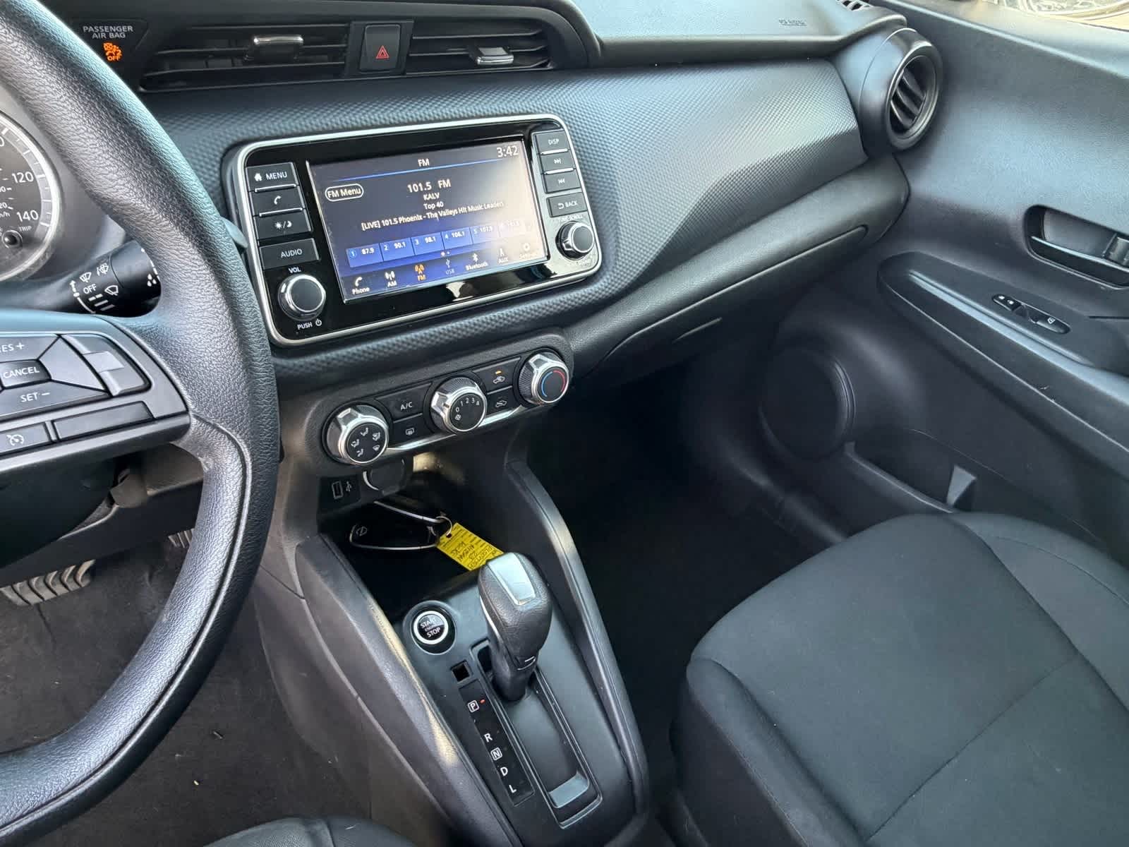 Thumbnail: 2023 Nissan Kicks - 17