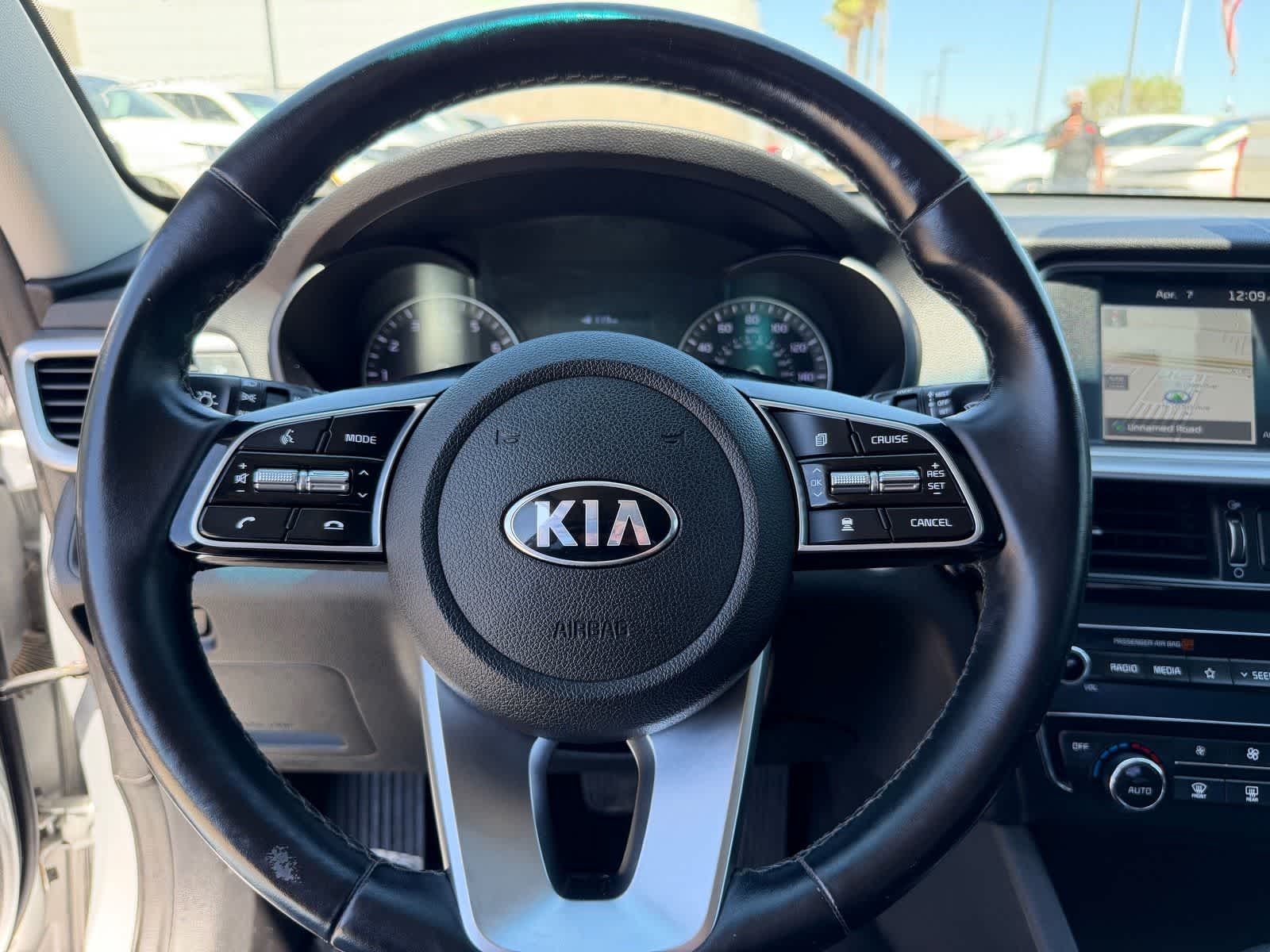 Thumbnail: 2020 Kia Optima - 12