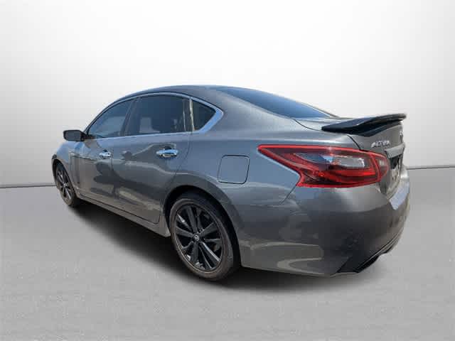 Thumbnail: 2017 Nissan Altima - 9