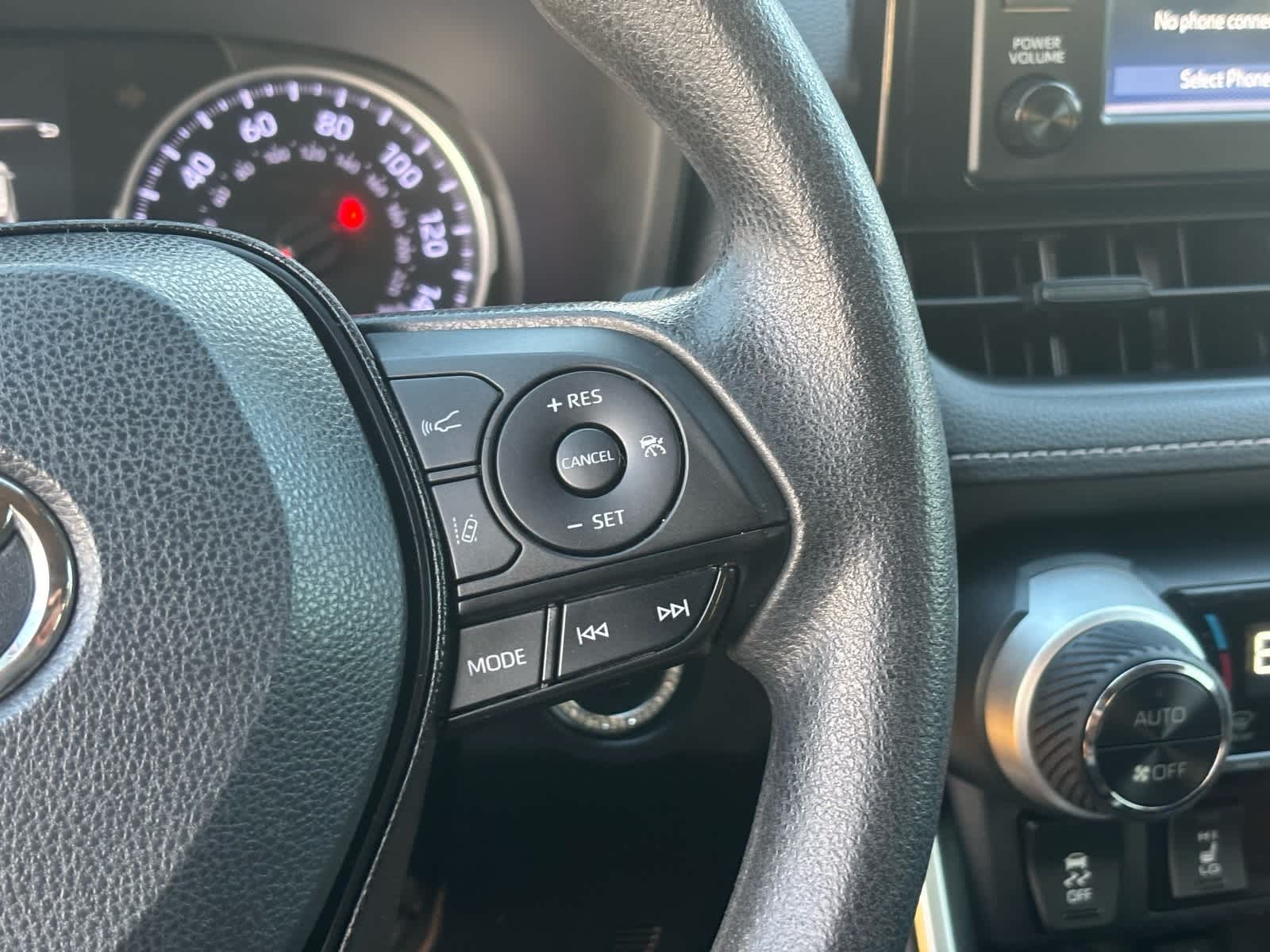 Thumbnail: 2019 Toyota RAV4 - 20