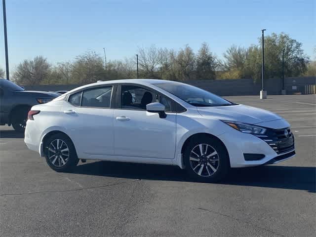 2025 Nissan Versa 1.6 SV 8