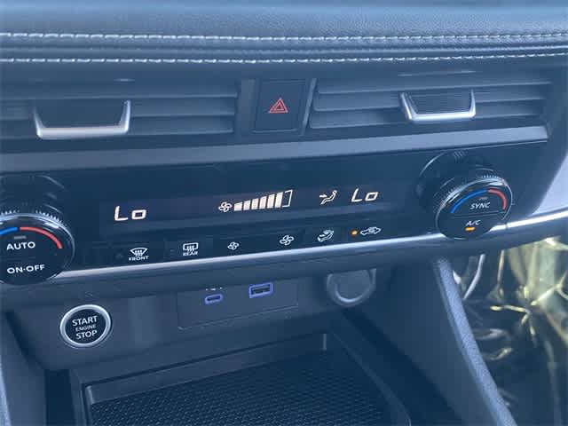 2023 Nissan Rogue SV 28