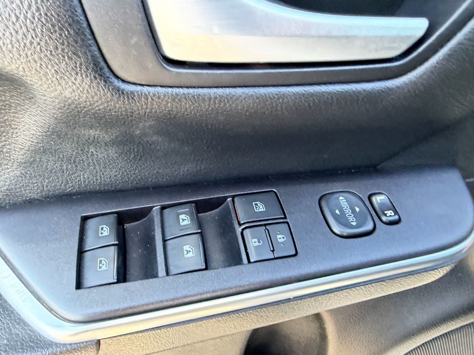 Thumbnail: 2015 Toyota Camry - 21