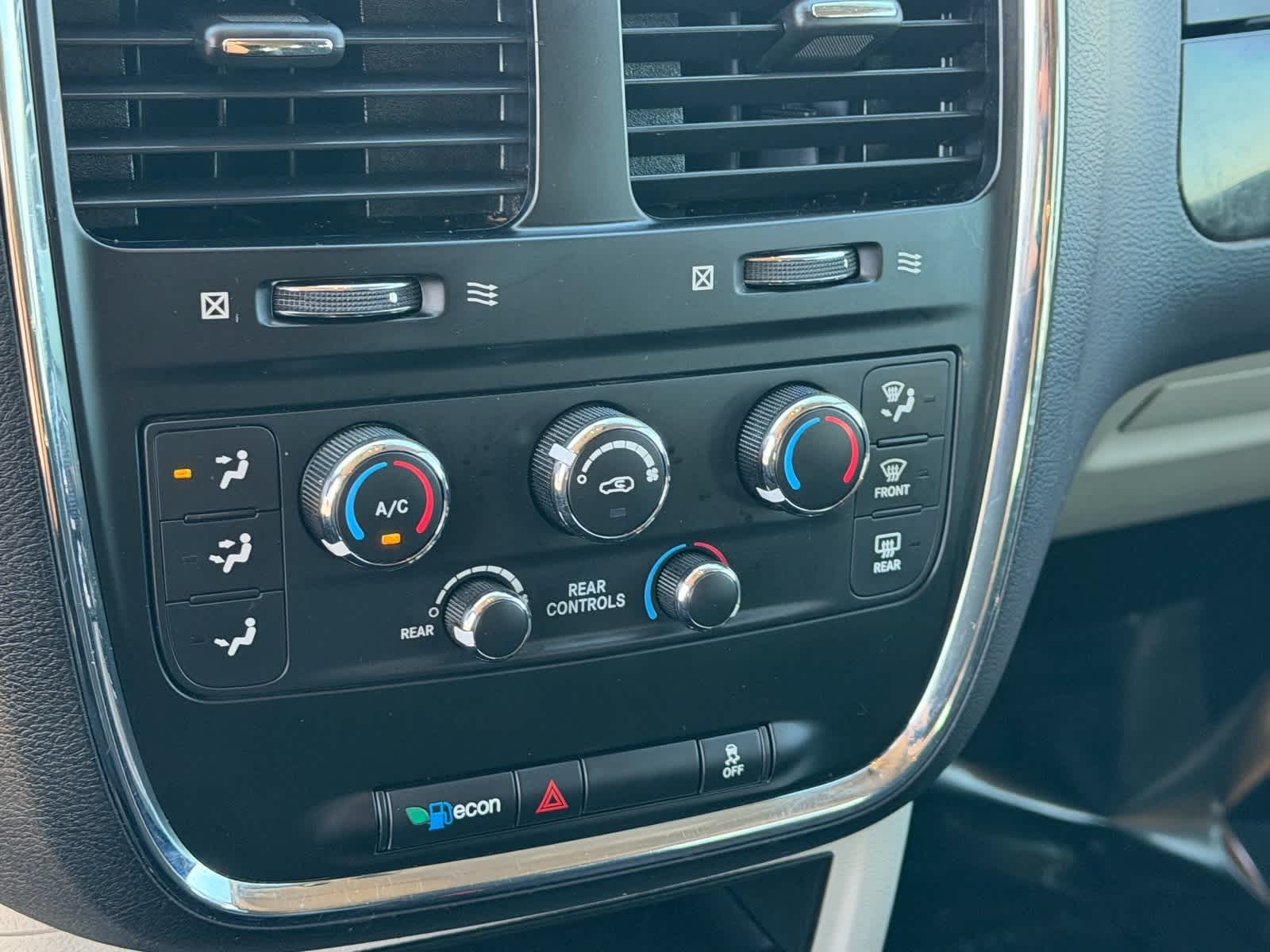 Thumbnail: 2018 Dodge Grand Caravan - 22