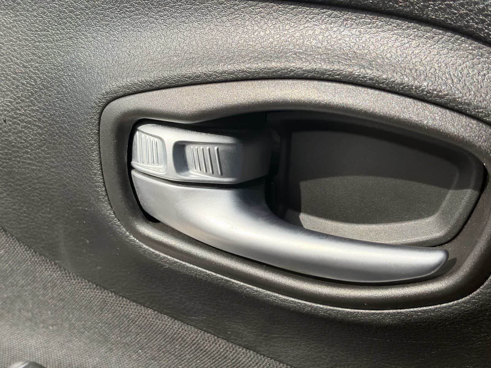 Thumbnail: 2019 Jeep Renegade - 15