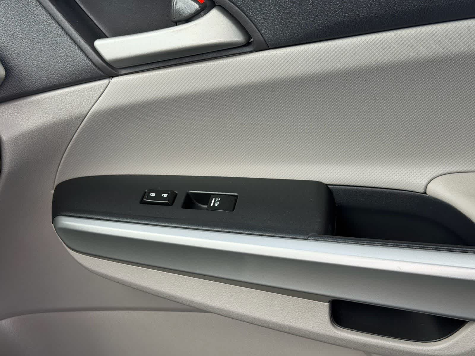 Thumbnail: 2010 Honda Accord - 32