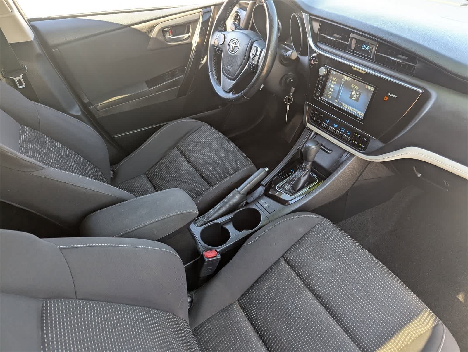 Thumbnail: 2017 Toyota Corolla iM - 14