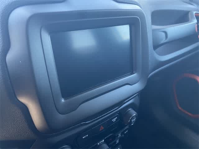 Thumbnail: 2020 Jeep Renegade - 17