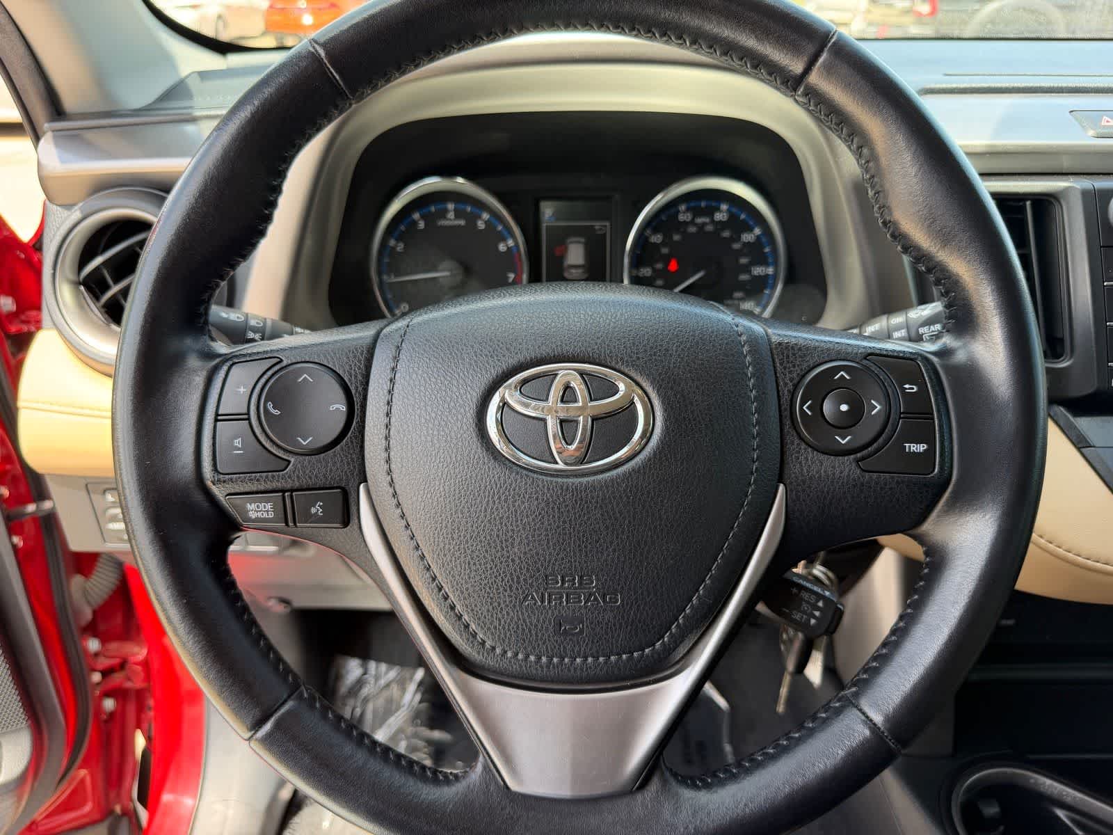 Thumbnail: 2016 Toyota RAV4 - 15